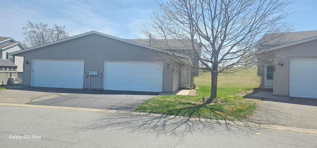 1501 Mcintosh Circle, Shakopee, MN 55379