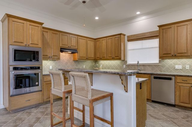 132 Lakeway DR, Lakeway, TX 78734