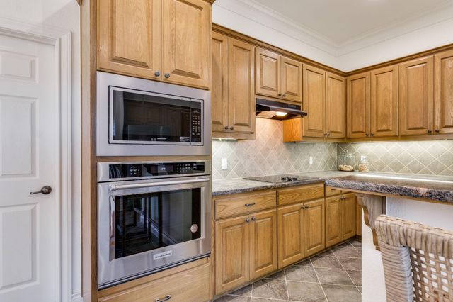132 Lakeway DR, Lakeway, TX 78734