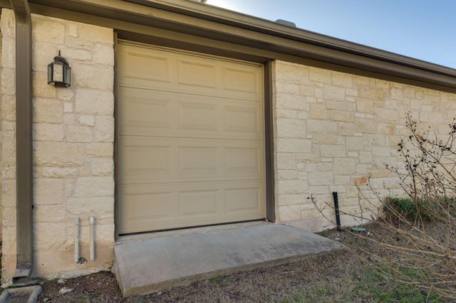 132 Lakeway DR, Lakeway, TX 78734