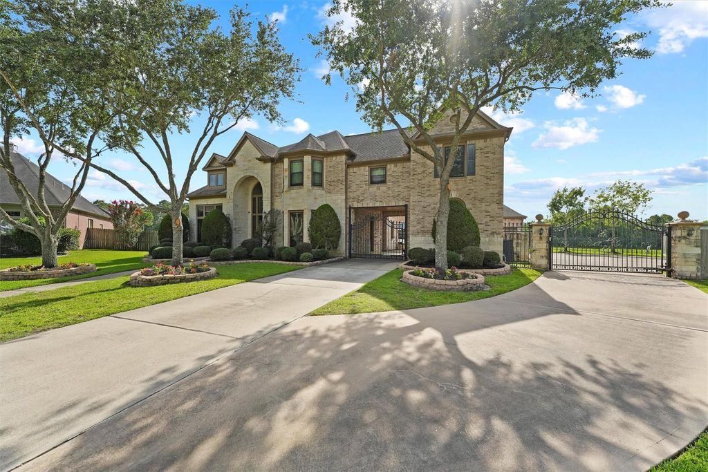 3100 Richard Lane, Friendswood, TX 77546