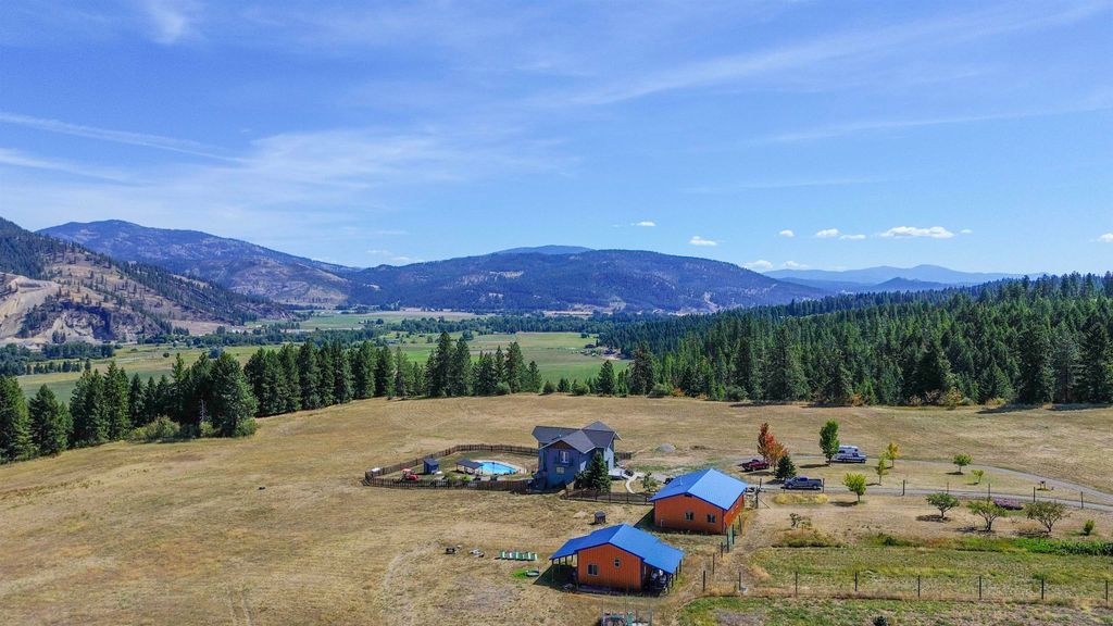 719 Deer Meadow Way, Kettle Falls, WA 99141