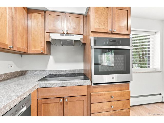 1056 N Marion St 203, Denver, CO 80218