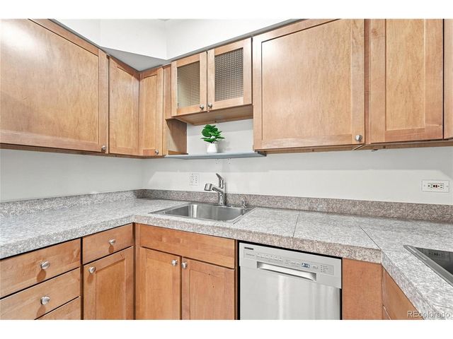 1056 N Marion St 203, Denver, CO 80218