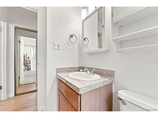 1056 N Marion St 203, Denver, CO 80218