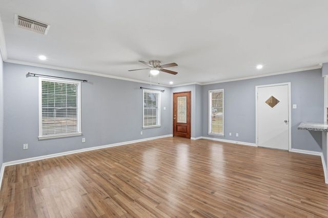 20 Moon Valley Court, Conroe, TX 77304