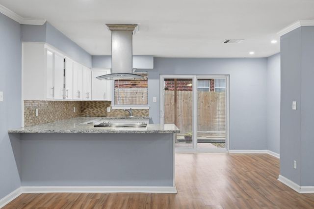 20 Moon Valley Court, Conroe, TX 77304