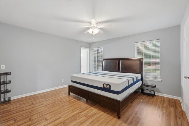 20 Moon Valley Court, Conroe, TX 77304