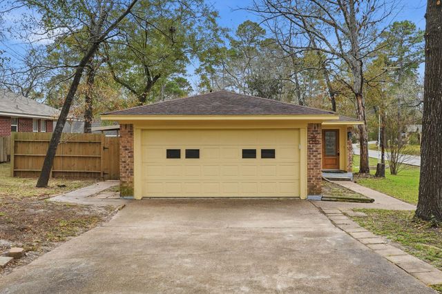 20 Moon Valley Court, Conroe, TX 77304