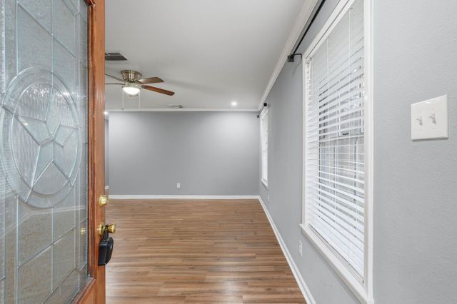 20 Moon Valley Court, Conroe, TX 77304