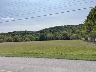 1 Haywood Creek Rd, Pulaski, TN 38478