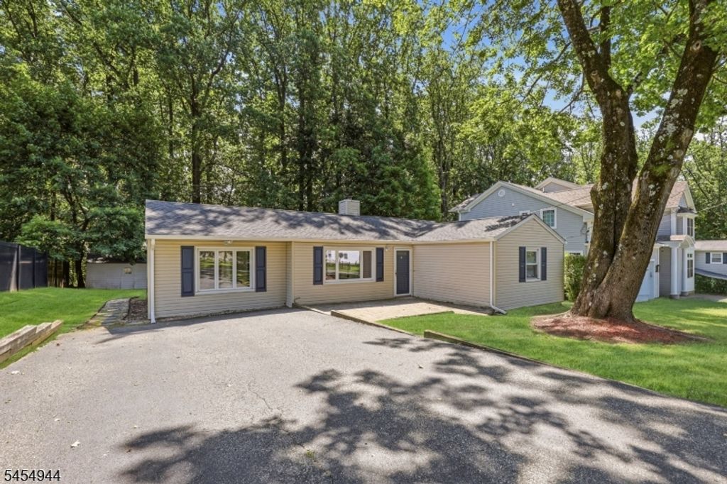 51 Memory Ln, Denville Twp., NJ 07834 — photo 2