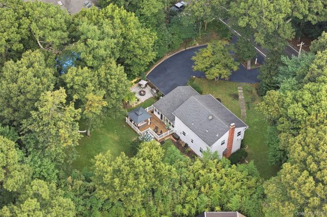 2 Mount Grey Road, Stony Brook, NY 11790