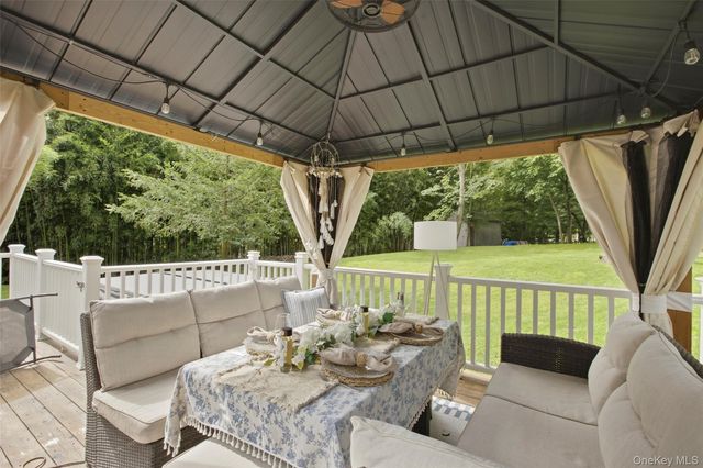 2 Mount Grey Road, Stony Brook, NY 11790