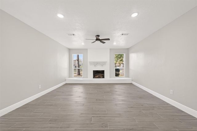 1223 Gentle Bend Drive, Missouri City, TX 77489