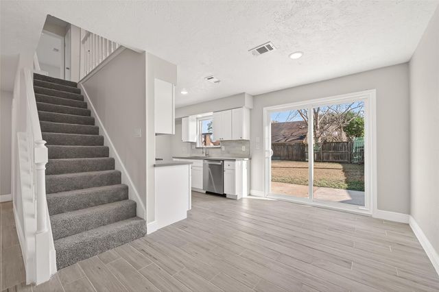 1223 Gentle Bend Drive, Missouri City, TX 77489