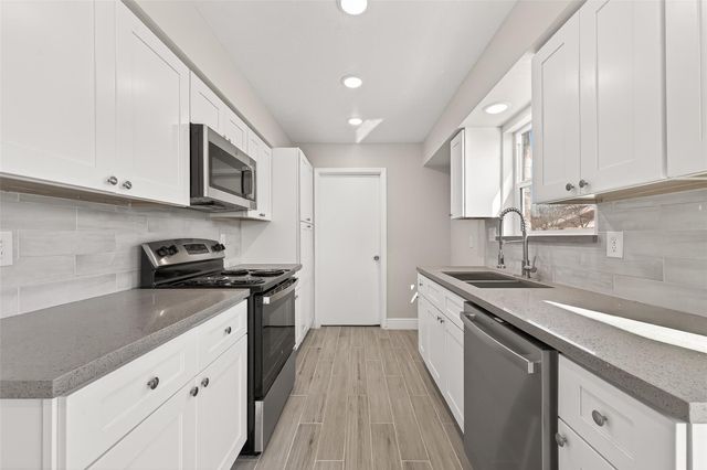 1223 Gentle Bend Drive, Missouri City, TX 77489