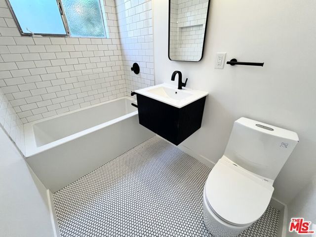 1420 17th Street 2, Santa Monica, CA 90404