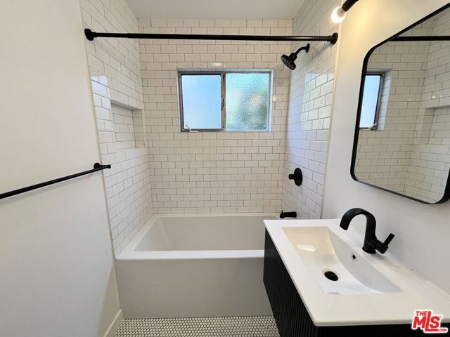 1420 17th Street 2, Santa Monica, CA 90404