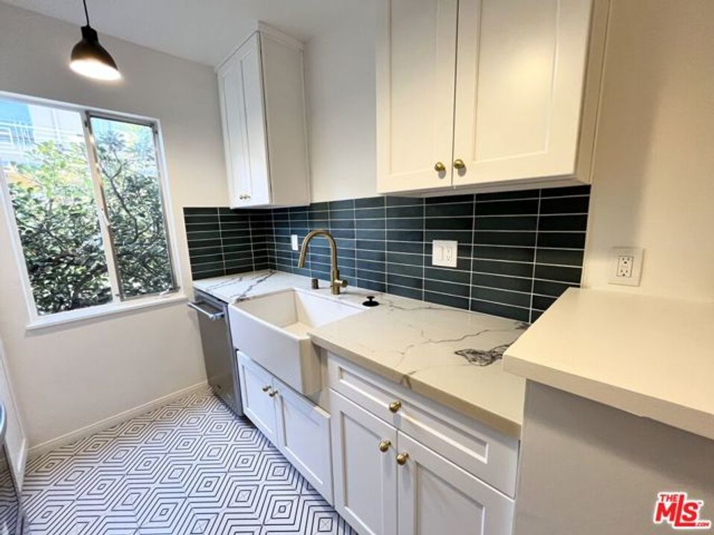 1420 17th Street 2, Santa Monica, CA 90404