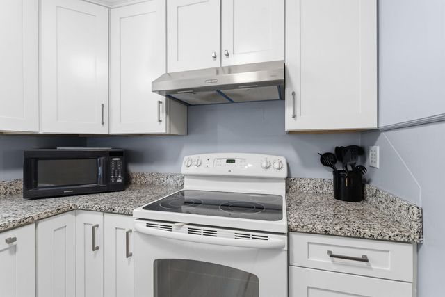 35 Eastern Ave Unit 1, Barrington, NH 03825