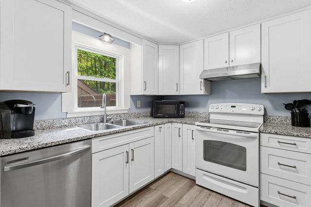 35 Eastern Ave Unit 1, Barrington, NH 03825
