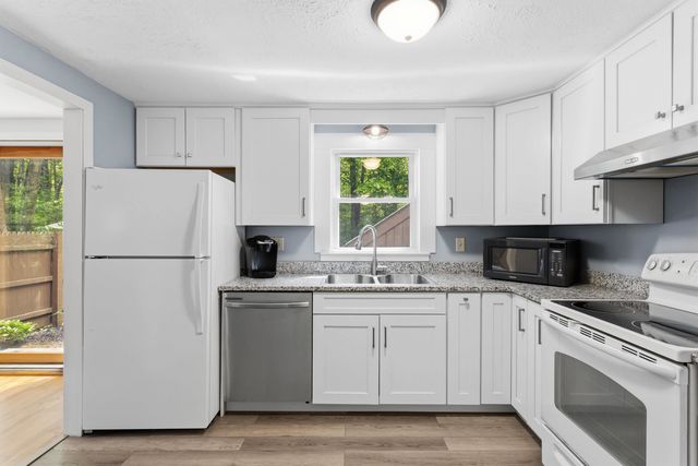 35 Eastern Ave Unit 1, Barrington, NH 03825