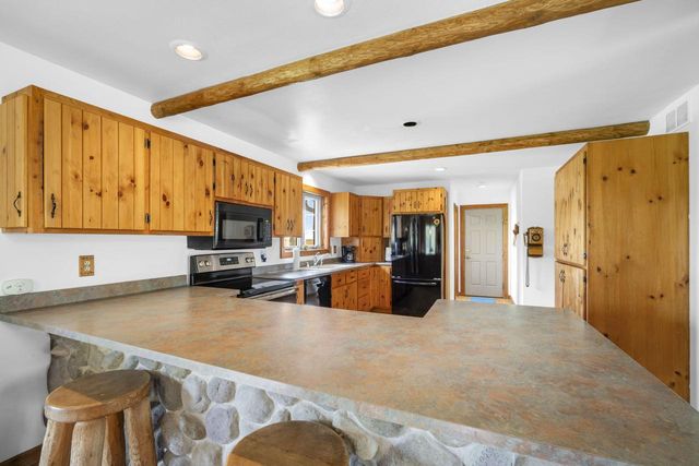 1206 Lakeview ROAD, West Bend, WI 53090