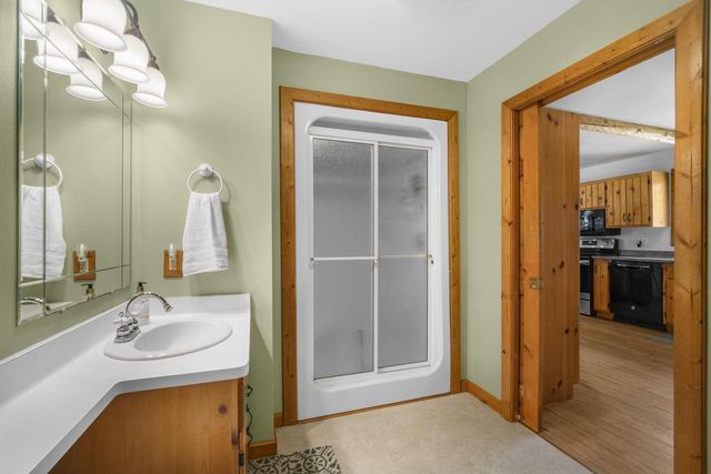 1206 Lakeview ROAD, West Bend, WI 53090