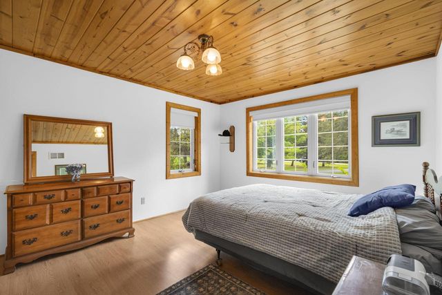 1206 Lakeview ROAD, West Bend, WI 53090