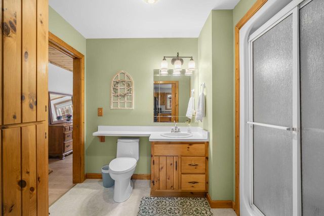 1206 Lakeview ROAD, West Bend, WI 53090
