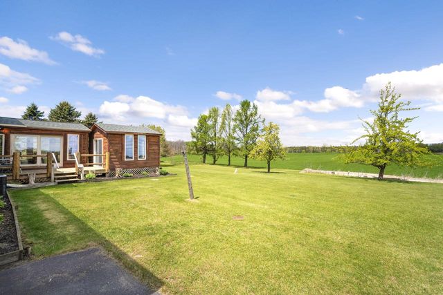 1206 Lakeview ROAD, West Bend, WI 53090