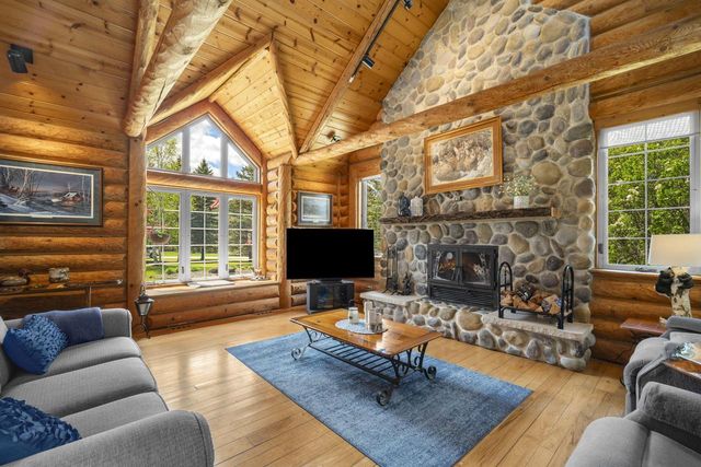 1206 Lakeview ROAD, West Bend, WI 53090