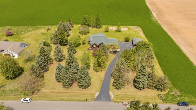 1206 Lakeview ROAD, West Bend, WI 53090