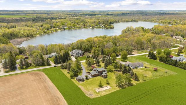 1206 Lakeview ROAD, West Bend, WI 53090