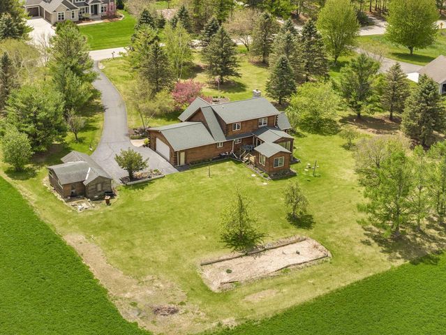 1206 Lakeview ROAD, West Bend, WI 53090