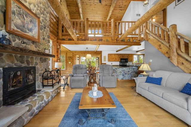 1206 Lakeview ROAD, West Bend, WI 53090