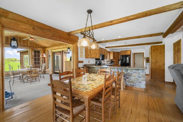 1206 Lakeview ROAD, West Bend, WI 53090