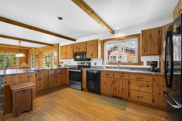 1206 Lakeview ROAD, West Bend, WI 53090
