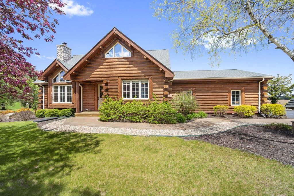 1206 Lakeview ROAD, West Bend, WI 53090