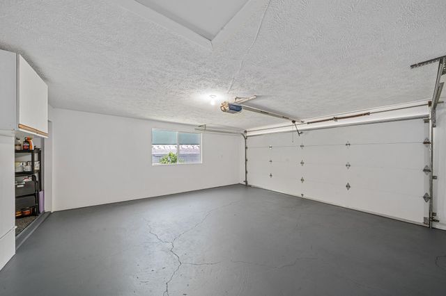 92 Makalani Pl, Makawao, HI 96768