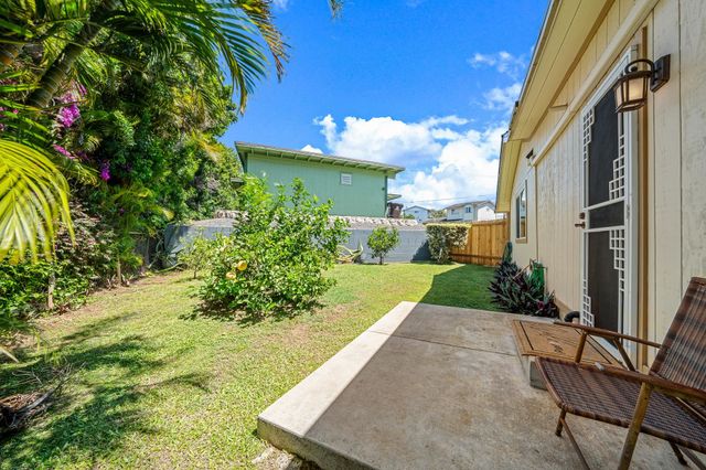 92 Makalani Pl, Makawao, HI 96768