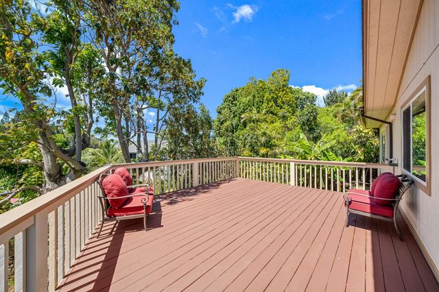 92 Makalani Pl, Makawao, HI 96768