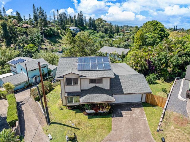 92 Makalani Pl, Makawao, HI 96768