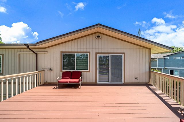 92 Makalani Pl, Makawao, HI 96768