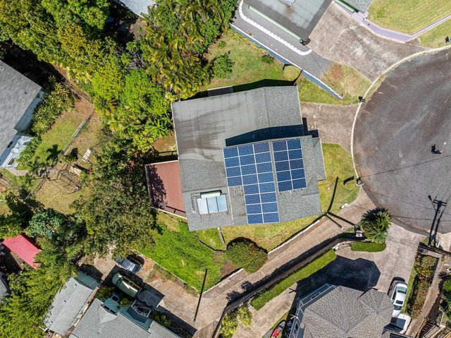 92 Makalani Pl, Makawao, HI 96768