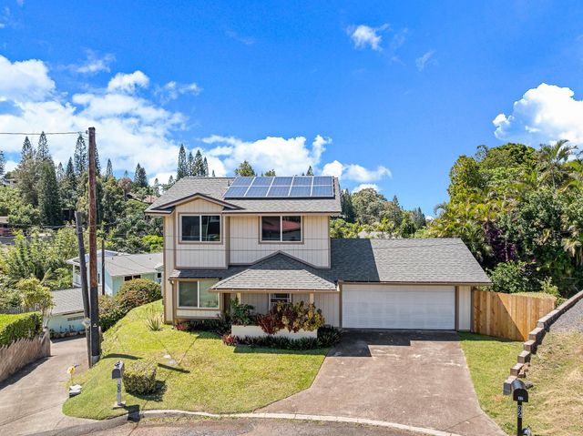 92 Makalani Pl, Makawao, HI 96768