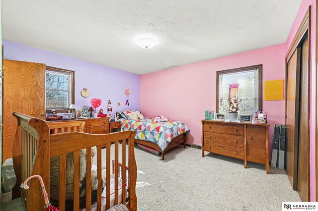 13935 Pierce Street, Omaha, NE 68144