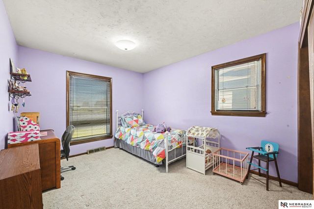 13935 Pierce Street, Omaha, NE 68144