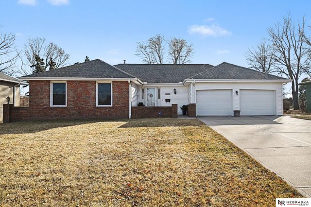 13935 Pierce Street, Omaha, NE 68144